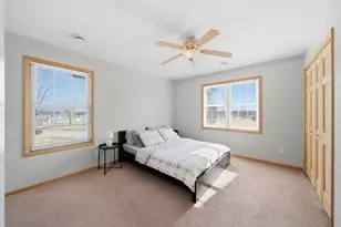 935 E Garden St, Dekalb, IL 60115 - Photo 19