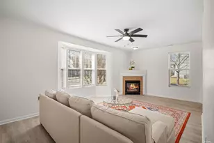 3210 Bromley Ln, Aurora, IL 60502 - Photo 7