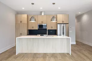 3839 N Clark St, Chicago, IL 60613 - Photo 3