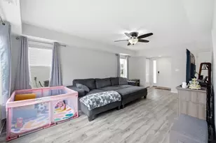 171 Maryland Ln, Pingree Grove, IL 60140 - Photo 5