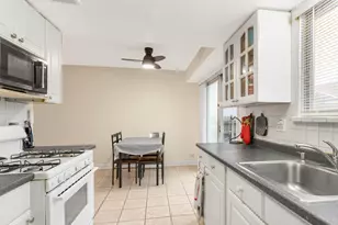 1807 Whitney Dr, Hanover Park, IL 60133 - Photo 9