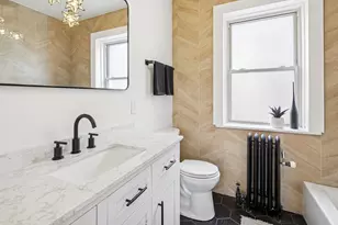 425 N Maple Ave, Oak Park, IL 60302 - Photo 9