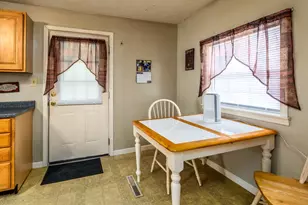 202 S Ervin St, Pittsburg, IL 62974 - Photo 9