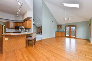 11 Merrimack Ct, Bolingbrook, IL 60440 - Photo 15