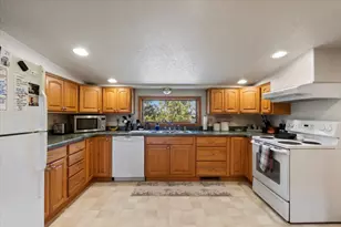 5460 Moline Rd, Erie, IL 61250 - Photo 5