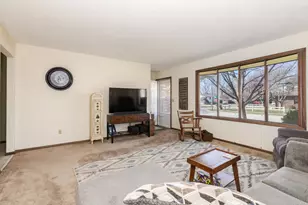 200 Felmley Dr, Normal, IL 61761 - Photo 3