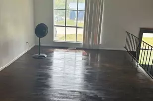 518 E Kerr St, Centralia, IL 62801 - Photo 3