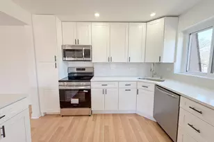 207 Uteg St, Crystal Lake, IL 60014 - Photo 9