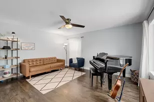 4912 N Mulligan Ave, Chicago, IL 60630 - Photo 5