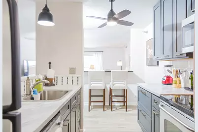 120 Glengarry Drive #112, Bloomingdale, IL 60108 - Photo 5