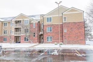 120 Glengarry Dr, Bloomingdale, IL 60108 - Photo 1