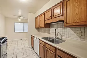 413 Buffalo Trail, Wheeling, IL 60090 - Photo 7