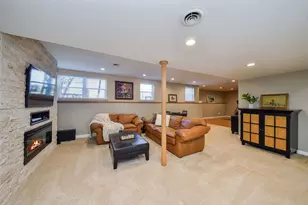 39W578 Newton Square, Geneva, IL 60134 - Photo 13