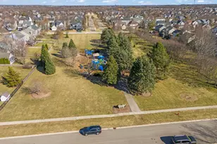 39W578 Newton Square, Geneva, IL 60134 - Photo 33