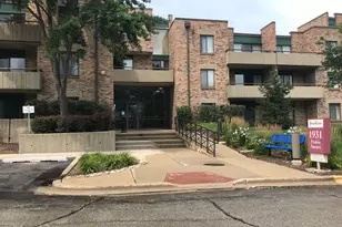 1931 Prairie Square, Schaumburg, IL 60173 - Photo 1