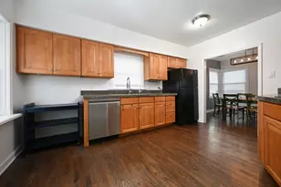 360 Erie Cir, Bloomingdale, IL 60108 - Photo 9