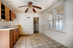 9158 S Clyde Ave, Chicago, IL 60617 - Photo 7