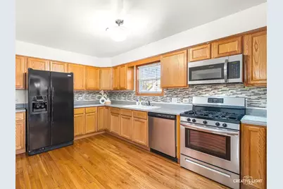 301 Inner Circle Drive, Bolingbrook, IL 60490 - Photo 7