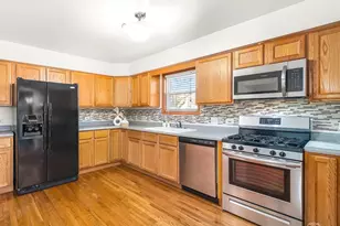 301 Inner Cir Dr, Bolingbrook, IL 60490 - Photo 7