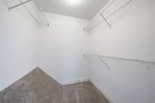 402 Trenton Ct, Aurora, IL 60504 - Photo 11