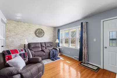 1105 Roselawn Street, Paxton, IL 60957 - Photo 5