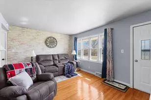 1105 Roselawn St, Paxton, IL 60957 - Photo 5