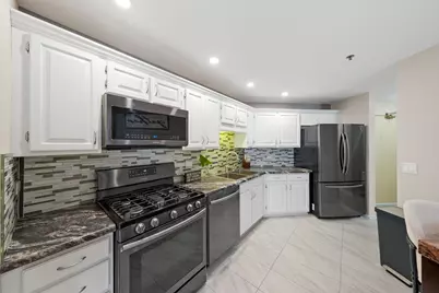 451 Town Place Circle #203, Buffalo Grove, IL 60089 - Photo 7