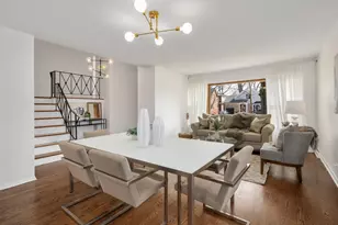 284 Blackhawk Rd, Riverside, IL 60546 - Photo 9