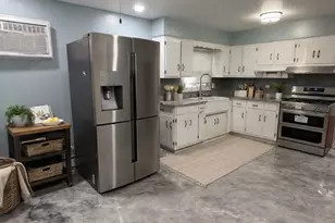 5140 W 87th St, Burbank, IL 60459 - Photo 3