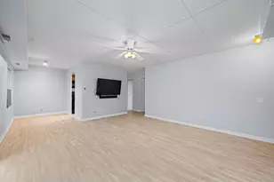 810 N River Rd, Mount Prospect, IL 60056 - Photo 3