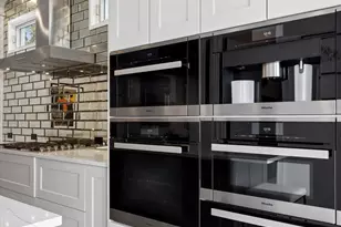 425 S Quincy Ave, Hinsdale, IL 60521 - Photo 3