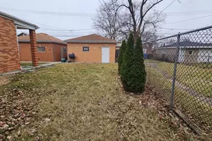 9319 S Calumet Ave, Chicago, IL 60619 - Photo 15