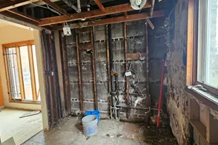 9319 S Calumet Ave, Chicago, IL 60619 - Photo 5