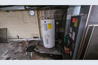 9319 S Calumet Avenue, Chicago, IL 60619 - Photo 11