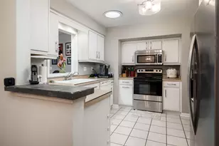 1910 25th St, Rockford, IL 61108 - Photo 17