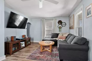 1312 Dean St, Saint Charles, IL 60174 - Photo 5