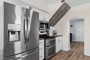 1312 Dean St, Saint Charles, IL 60174 - Photo 11