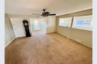 42160 N 6th Avenue, Antioch, IL 60002 - Photo 11