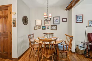 827 N Driveway, Glen Ellyn, IL 60137 - Photo 9