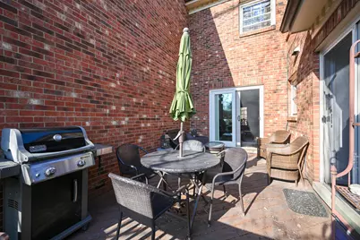 827 N Driveway, Glen Ellyn, IL 60137 - Photo 25