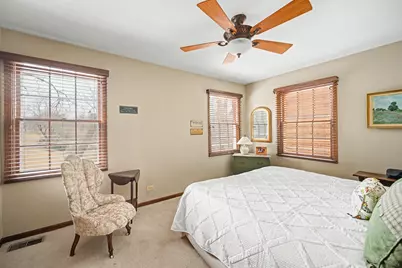 827 N Driveway, Glen Ellyn, IL 60137 - Photo 21