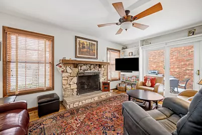 827 N Driveway, Glen Ellyn, IL 60137 - Photo 11