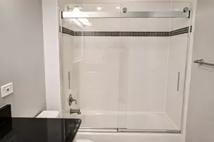 312 N May St, Chicago, IL 60607 - Photo 13