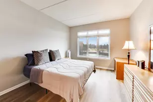 1199 E Port Clinton Rd, Vernon Hills, IL 60061 - Photo 11