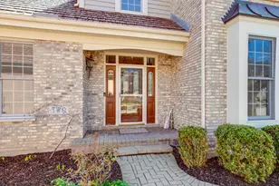 2 Groton Ct, Lincolnshire, IL 60069 - Photo 3