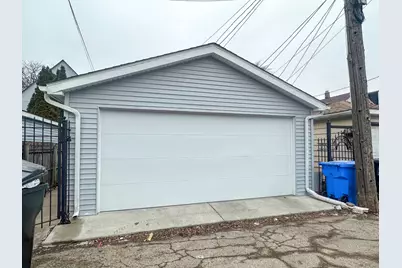 2045 N Tripp Avenue, Chicago, IL 60639 - Photo 17