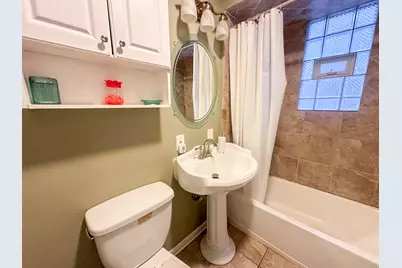 2045 N Tripp Avenue, Chicago, IL 60639 - Photo 13