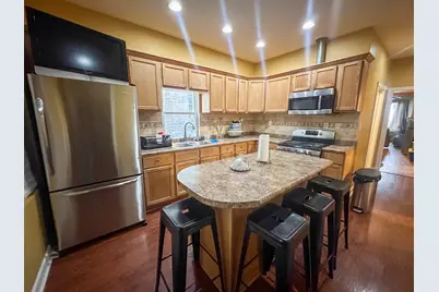 2045 N Tripp Avenue, Chicago, IL 60639 - Photo 9