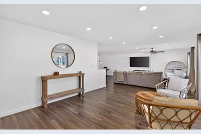 401 Concord Drive, Streamwood, IL 60107 - Photo 7