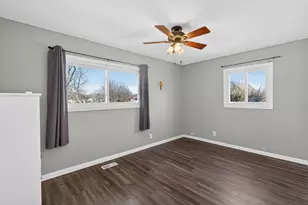 401 Concord Dr, Streamwood, IL 60107 - Photo 11